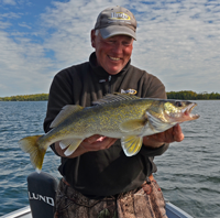 image of Guide Jeff Sundin with a nice Walleye