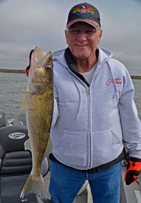 image of Roy Zbinden with big Walleye from Leech Lake